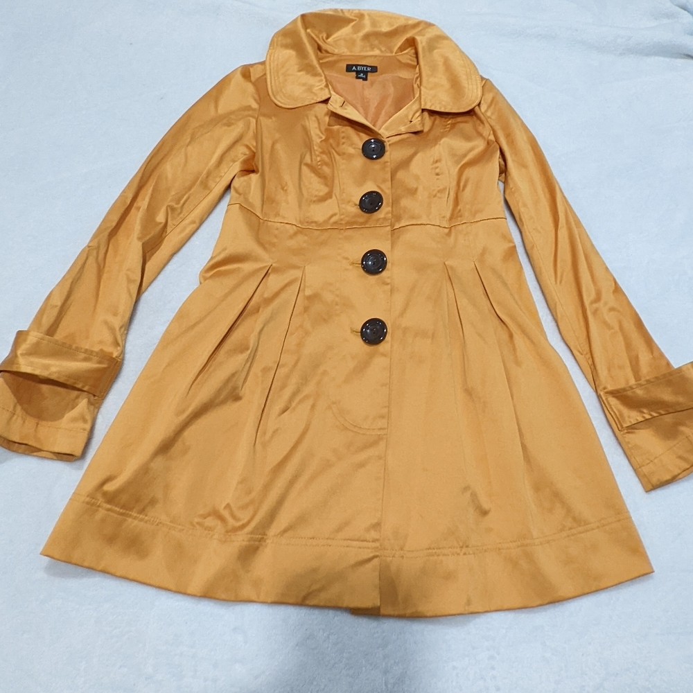 Silky Amber Light Weight Button-Up Fall Jacket Co… - image 6